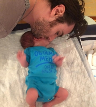 Клавишник &quot;Океана Ельзи&quot; Милош Елич знакомит с новорожденным сыном