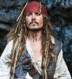 Джонни Депп посетил детскую больницу в образе Джека Воробья