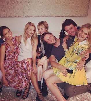 Модная тусовка: Наталья Водянова и Джессика Альба веселятся в Париже