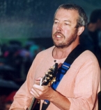 Андрей Макаревич написал скандальную песню о братьях-глистах