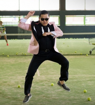 Psy, Psy авария, Psy дтп, Psy попал в аварию, Psy Gangnam Style, Gangnam Style, Psy автомобиль, Psy машина
