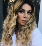 Анна Седокова потеряла бриллиантовое кольцо