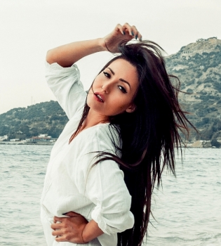 Анна Добрыднева в Албании