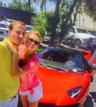 Яна Соломко и ее муж в Майами