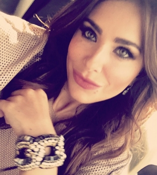 Ани Лорак селфи