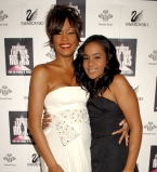 дочь Уитни Хьюстон умерла