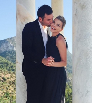 Ириша Блохина получила от мужа обручальное кольцо на Майорке