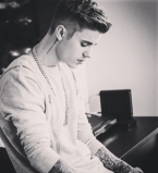 Я не хочу вставать с постели: Джастин Бибер впал в депрессию