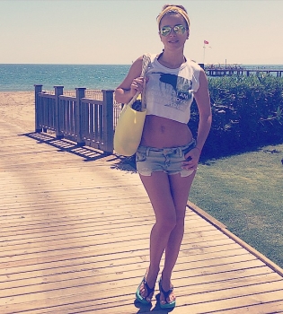 Ани Лорак на отдыхе в Турции