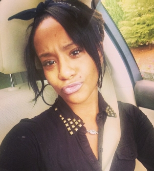 Смерть дочери Уитни Хьюстон стала причиной ссор в звездном семействе