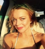 Жаркое лето: Линдсей Лохан демонстрирует упругие ягодицы в купальнике