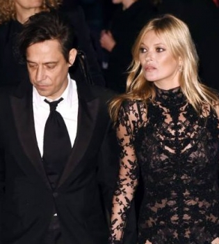 Звездная измена: супруг Кейт Мосс закрутил роман с молодой моделью