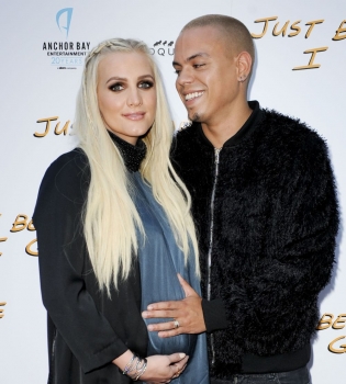 Эшли Симпсон и Эван Росс