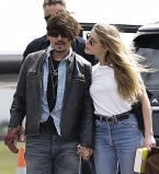 Джонни Депп выдает своей жене Эмбер Херд карманные деньги