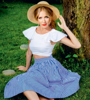 Катя Осадчая в фотосессии для Viva!