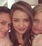 Нежная Миранда Керр блистает в элегантном наряде Zimmermann