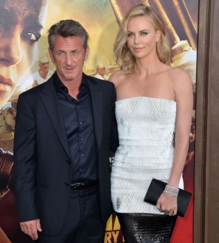 Шарлиз Терон и Шон Пенн