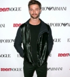 Лучшие друзья: сын Арнольда Шварценеггера показал фото с отцом