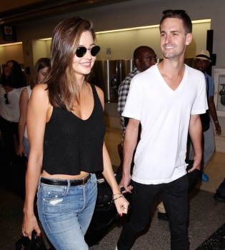 Новый роман: в сети появились первые фото Миранды Керр и Эвана Шпигеля