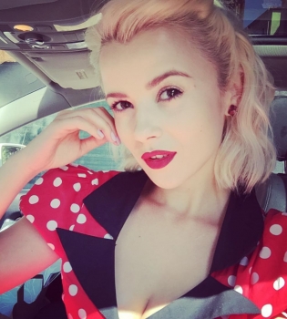 Мика Ньютон в Лос-Анджелесе