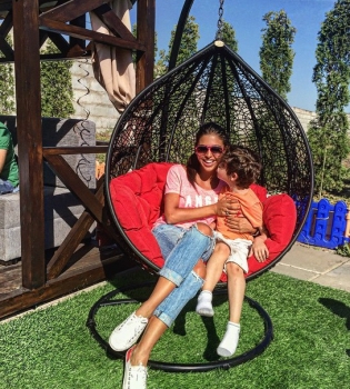 Санта Димопулос стала мамой