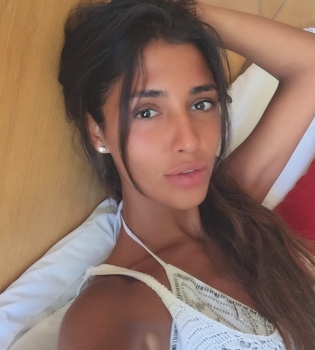 Санта Димопулос показала фигуру