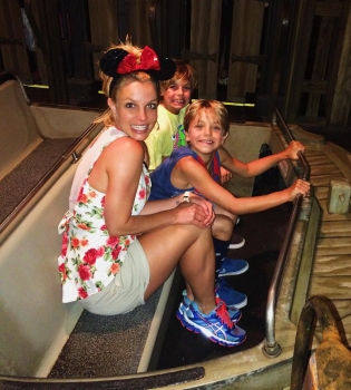 Бритни Спирс с детьми