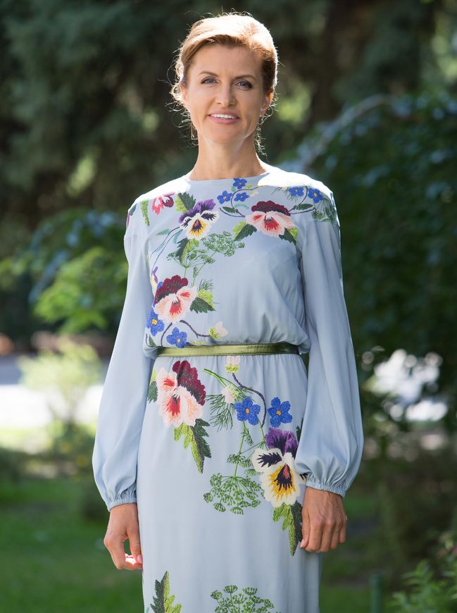 Марина Порошенко вышла в свет в платье с принтом-укропом