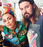 Папина дочь: эпатажная Майли Сайрус устроила вечеринку для отца