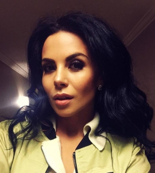 Настя Каменских страдает от бессонницы