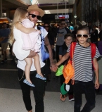 Все в сборе: семейство Бехэмов путешествует вместе