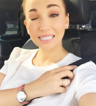 Анфиса Чехова показала лицо без макияжа