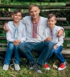 Олег Скрипка с сыновьями