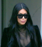 Смело: беременная Ким Кардашьян вышла в свет в прозрачном наряде