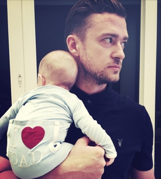 Джастин Тимберлейк показал фото подросшего сына