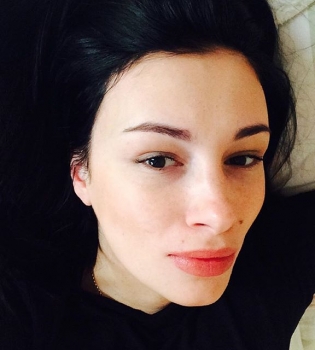 Из шоу-бизнеса в политику: Настя Приходько вступила в партию Ляшка