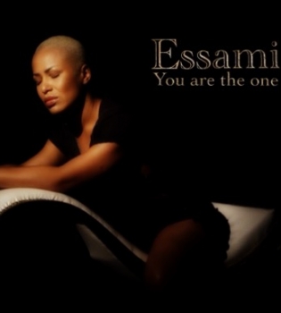 Гайтана сменила имя и побрилась налысо