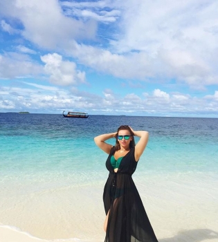 Постройневшая Анфиса Чехова отправилась отдыхать без семьи