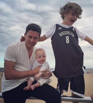 Семейный праздник: Лив Тайлер показала младшего сына на дне рождении своего возлюбленного