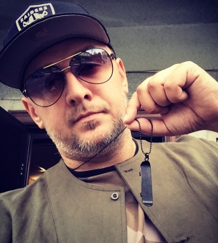 Не узнать: Потап показал старое фото с шевелюрой