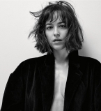 Дакота Джонсон откровенно рассказала о личной жизни: &quot;Думаю, парни меня боятся&quot;