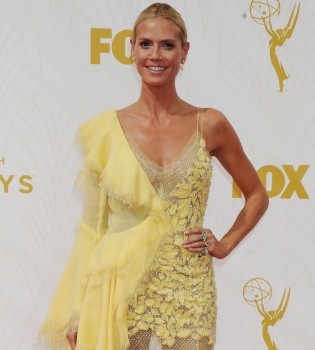 Хайди Клум на церемонии Эмми 2015