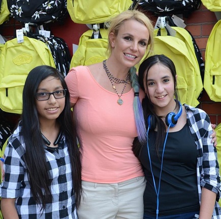 Звездная учительница: Бритни Спирс провела урок танцев в школе