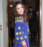 Злата Огневич примерила стильные платья-вышиванки