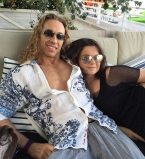 Личный тренер: Тарзан заставляет Наташу королеву заниматься в спортзале