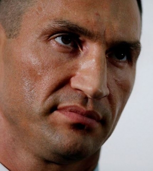 Поединка не будет: Кличко перенес бой с Тайсоном Фьюри