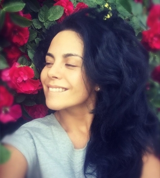 Сексуальный танец: похудевшая Настя Каменских показала, как может двигать бедрами