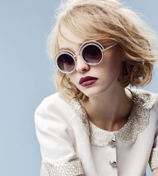 Дочь Джонни Деппа и Ванессы Паради снялась для Vogue