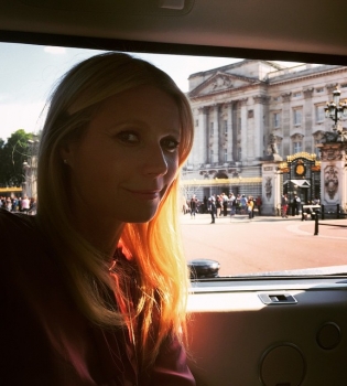 Звездное воссоединение:  Гвинет Пэлтроу отпраздновала день рождения с бывшим мужем