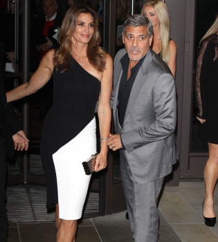 Женатый Джордж Клуни рассказал, как оказался в кровати Синди Кроуфорд